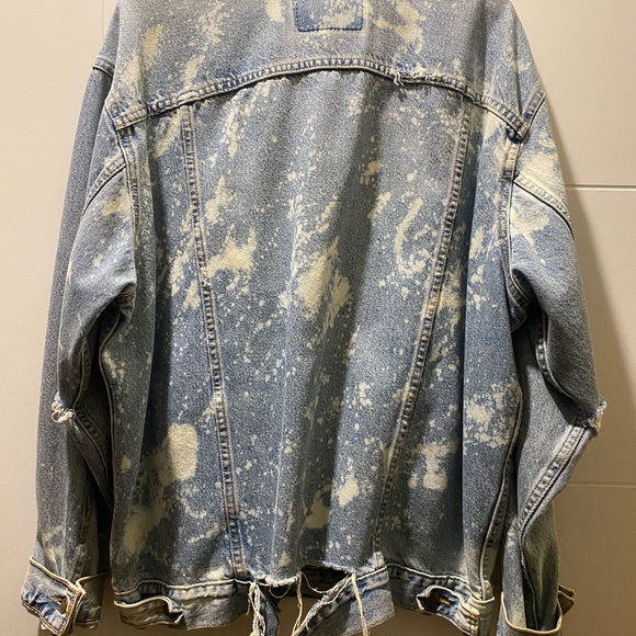 Vintage Distressed Levi’s Jacket XL - Picture 2 of 2